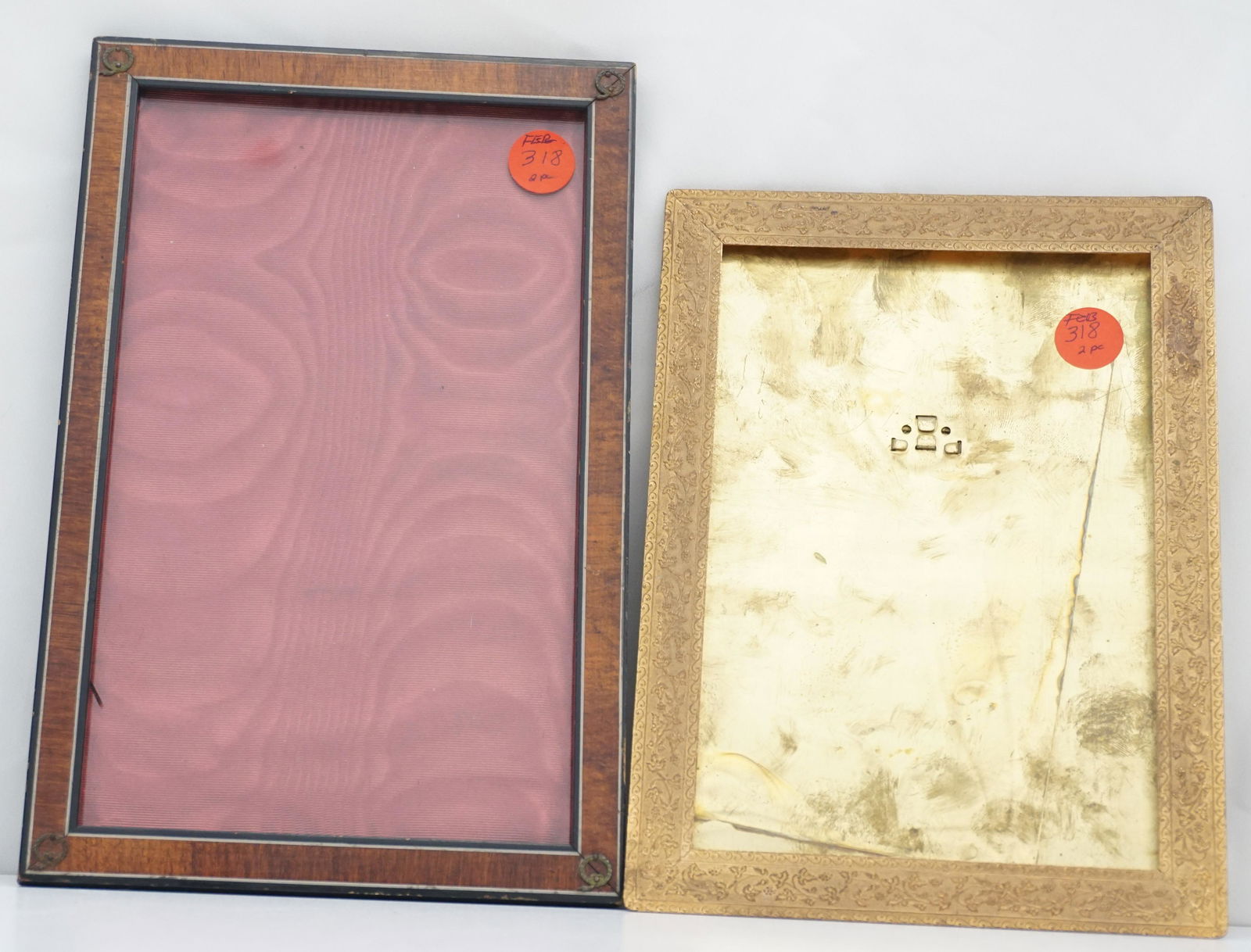 2 ANTIQUE PICTURE FRAMES (1 of 5)