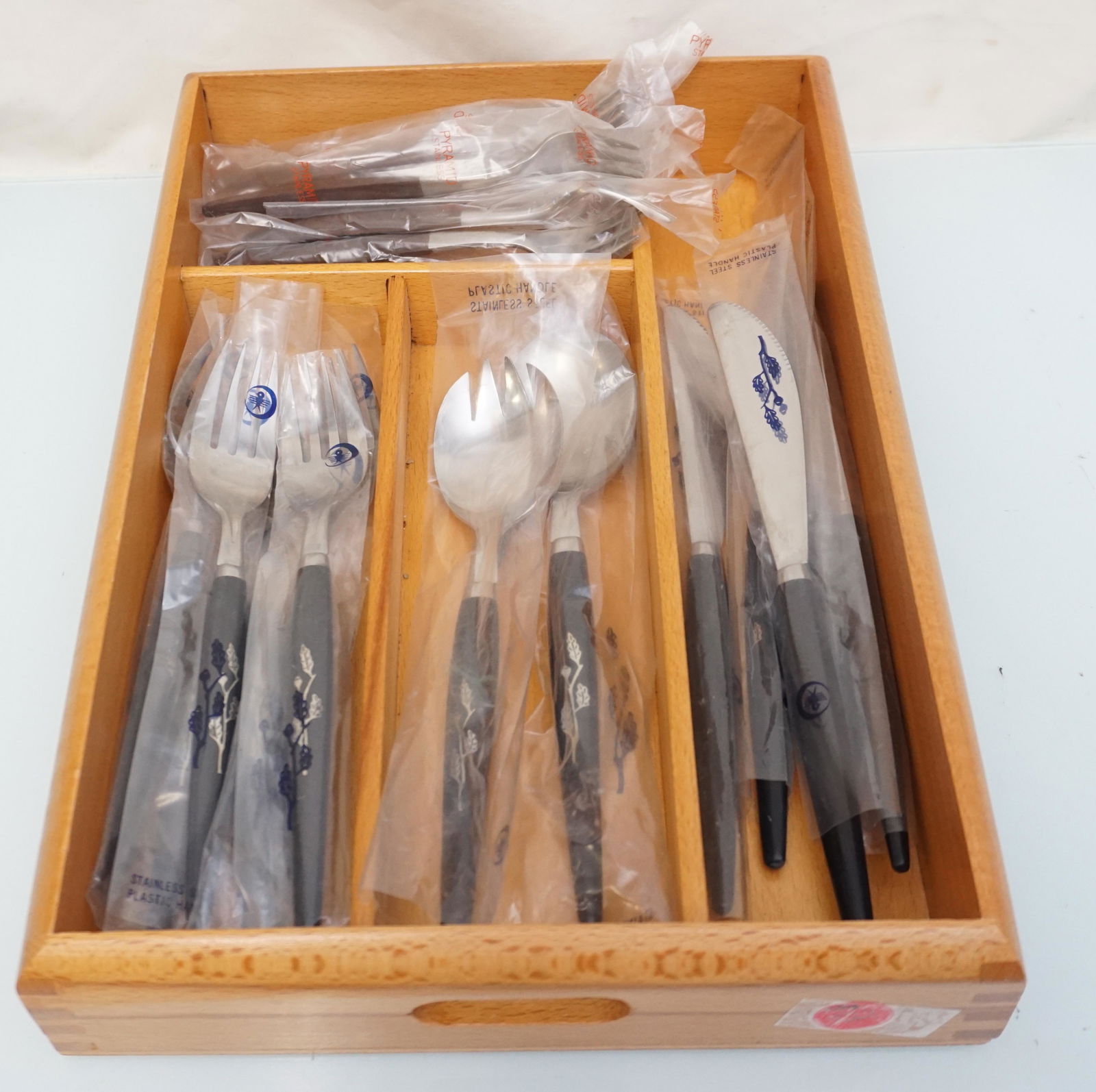 MCM 20 PC JAPANESE FLATWARE AND ORGANIZER (1 of 4)