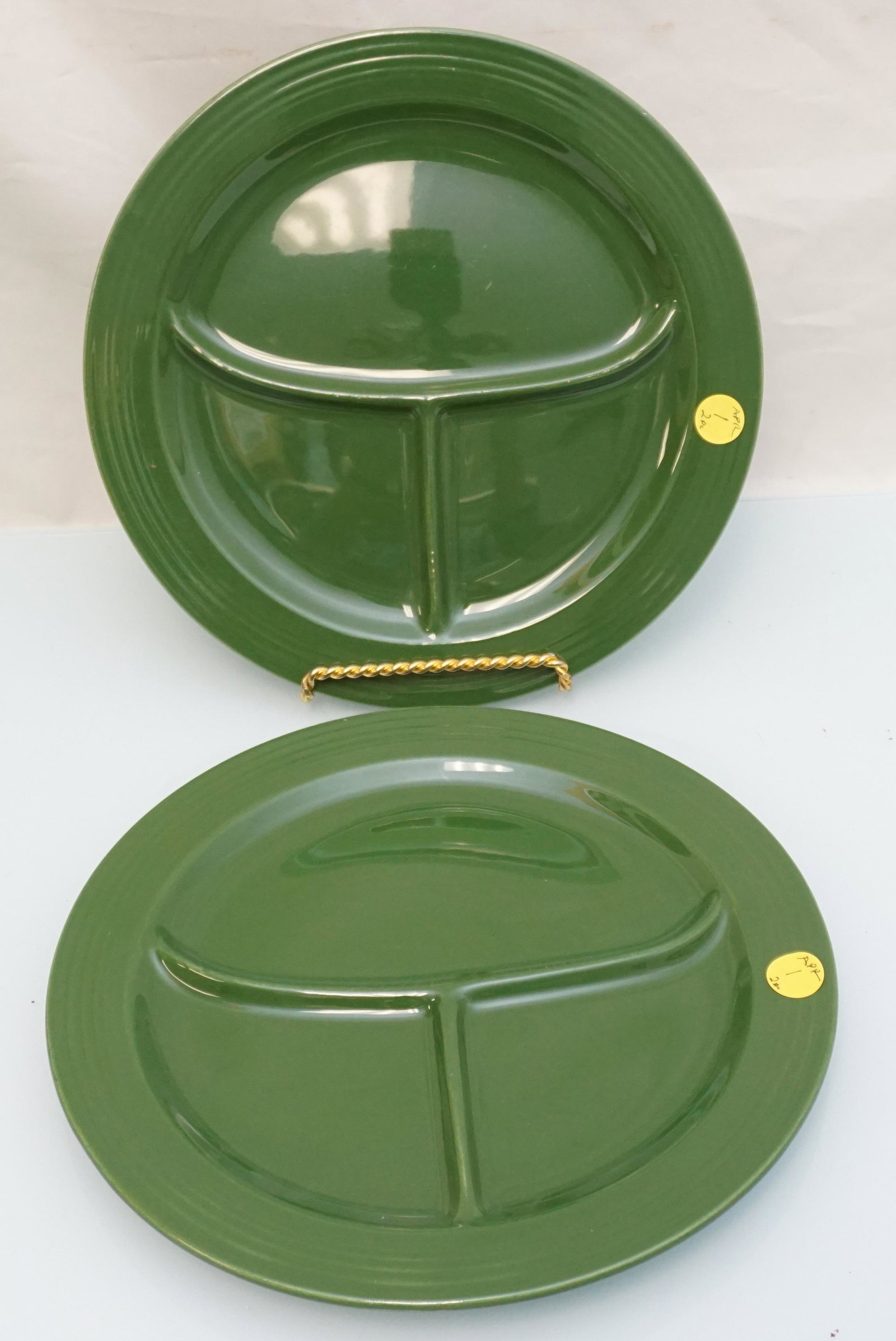 2 1950s FIESTA FOREST GREEN GRILL PLATES (1 of 5)