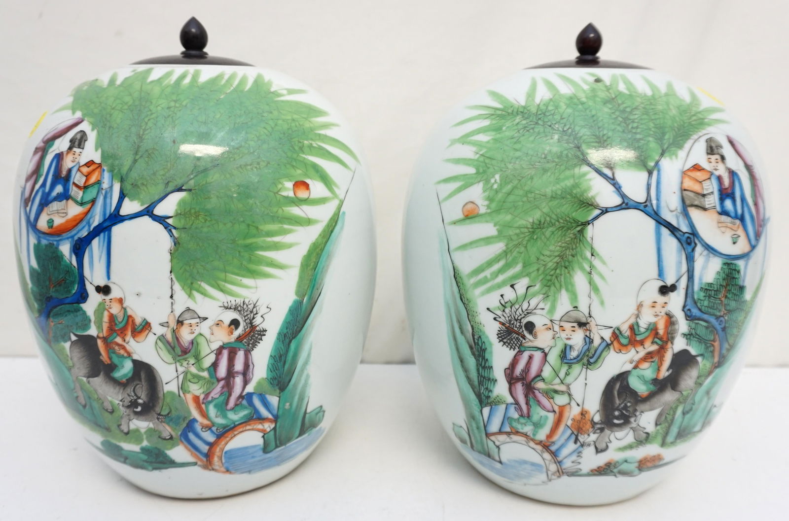 PAIR ANTIQUE CHINESE HAND PAINTED GINGER JARS (1 of 8)