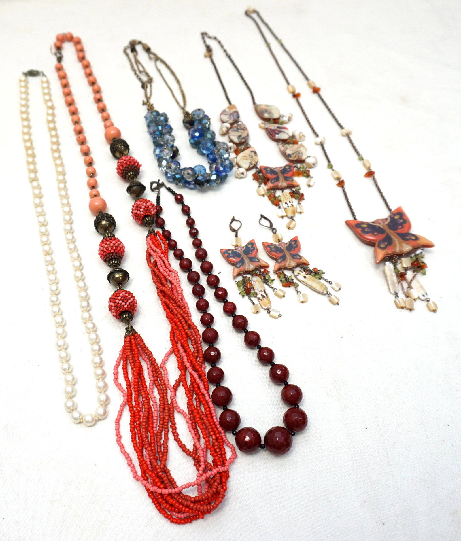 7 PC VINTAGE COSTUME JEWELRY NECKLACES + (1 of 7)