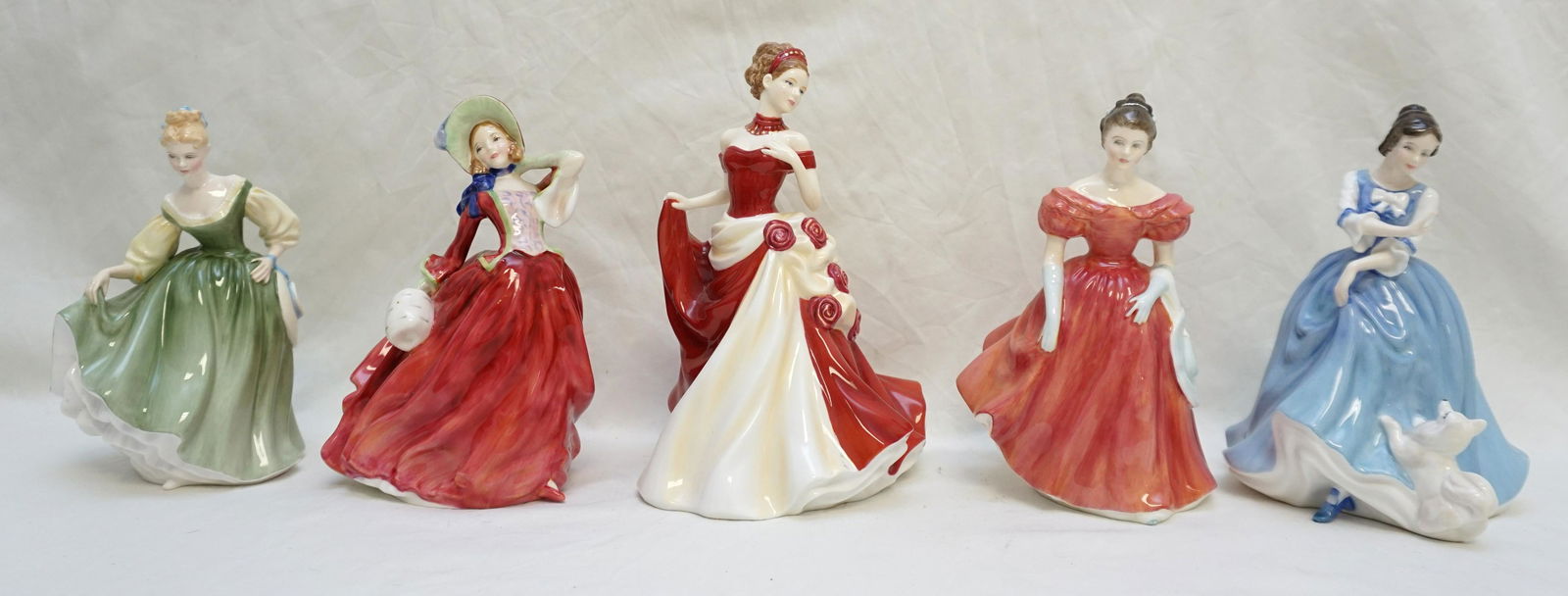 5 ROYAL DOULTON COLLECTIBLE FIGURINES (1 of 11)