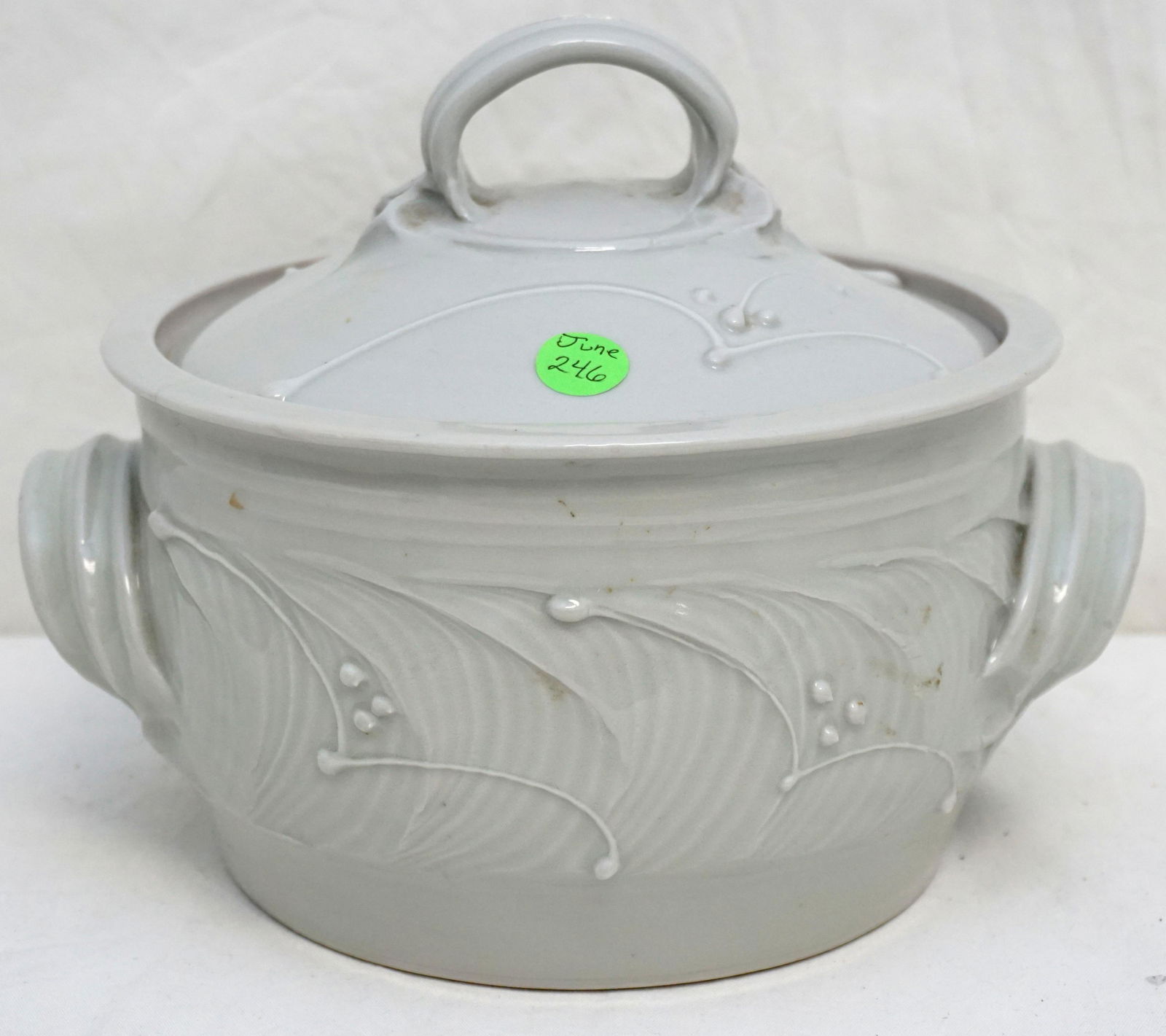 ART POTTERY CELADON COVERED POT (1 of 6)