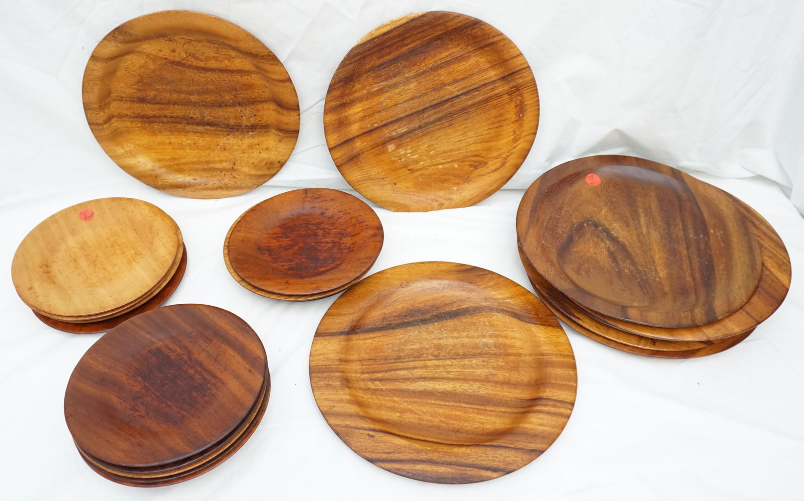 22PC VINTAGE PHILIPPINES WOOD PLATES (1 of 4)