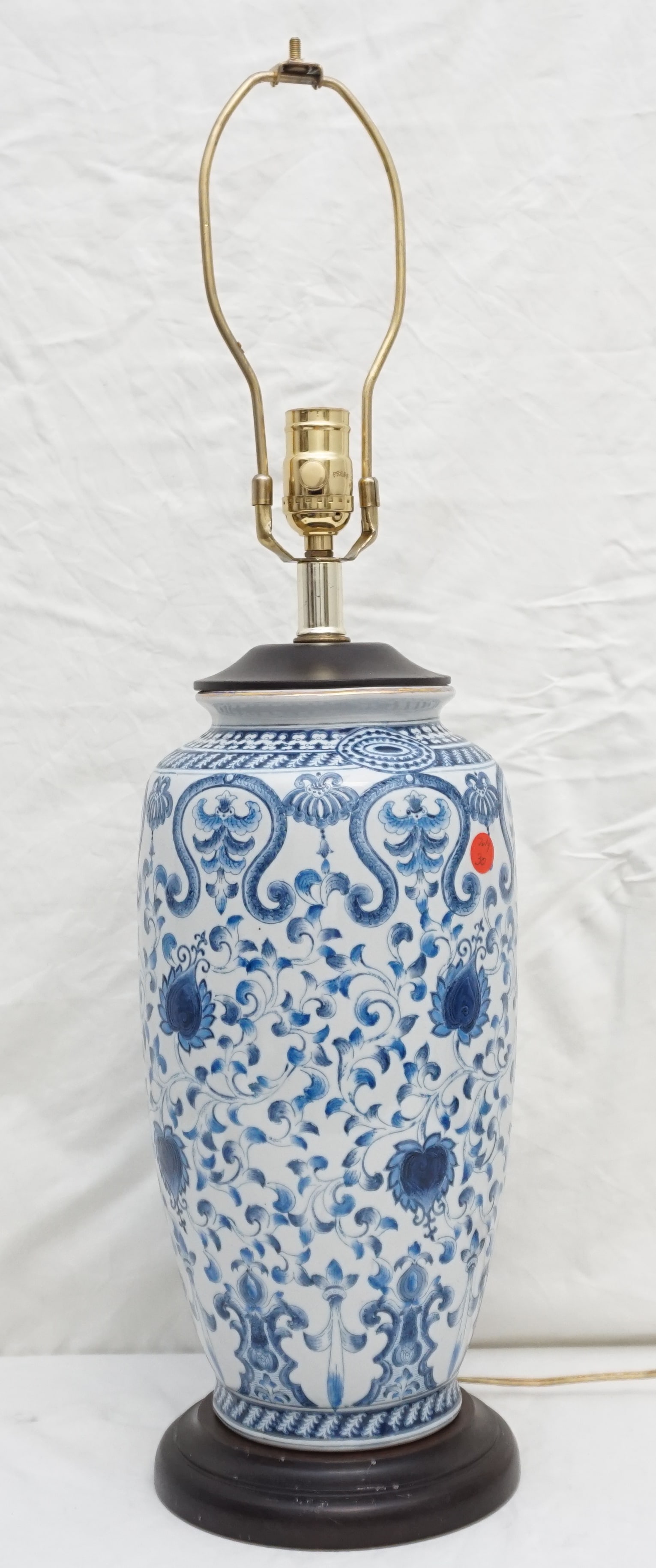 HAND PAINTED BLUE & WHITE TABLE LAMP (1 of 7)