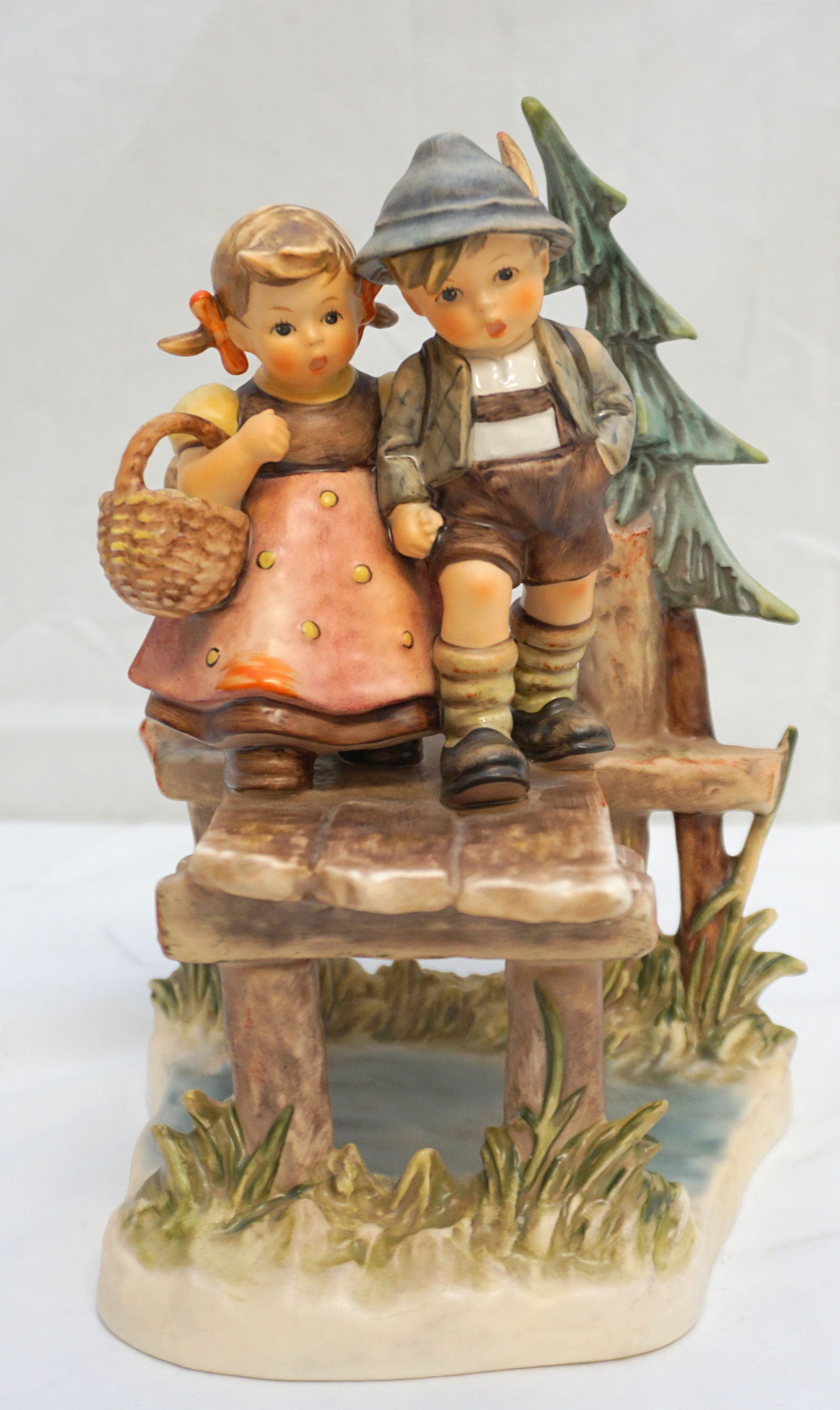 HUMMEL PORCELAIN FIGURE: "ON OUR WAY", #472 (1 of 7)