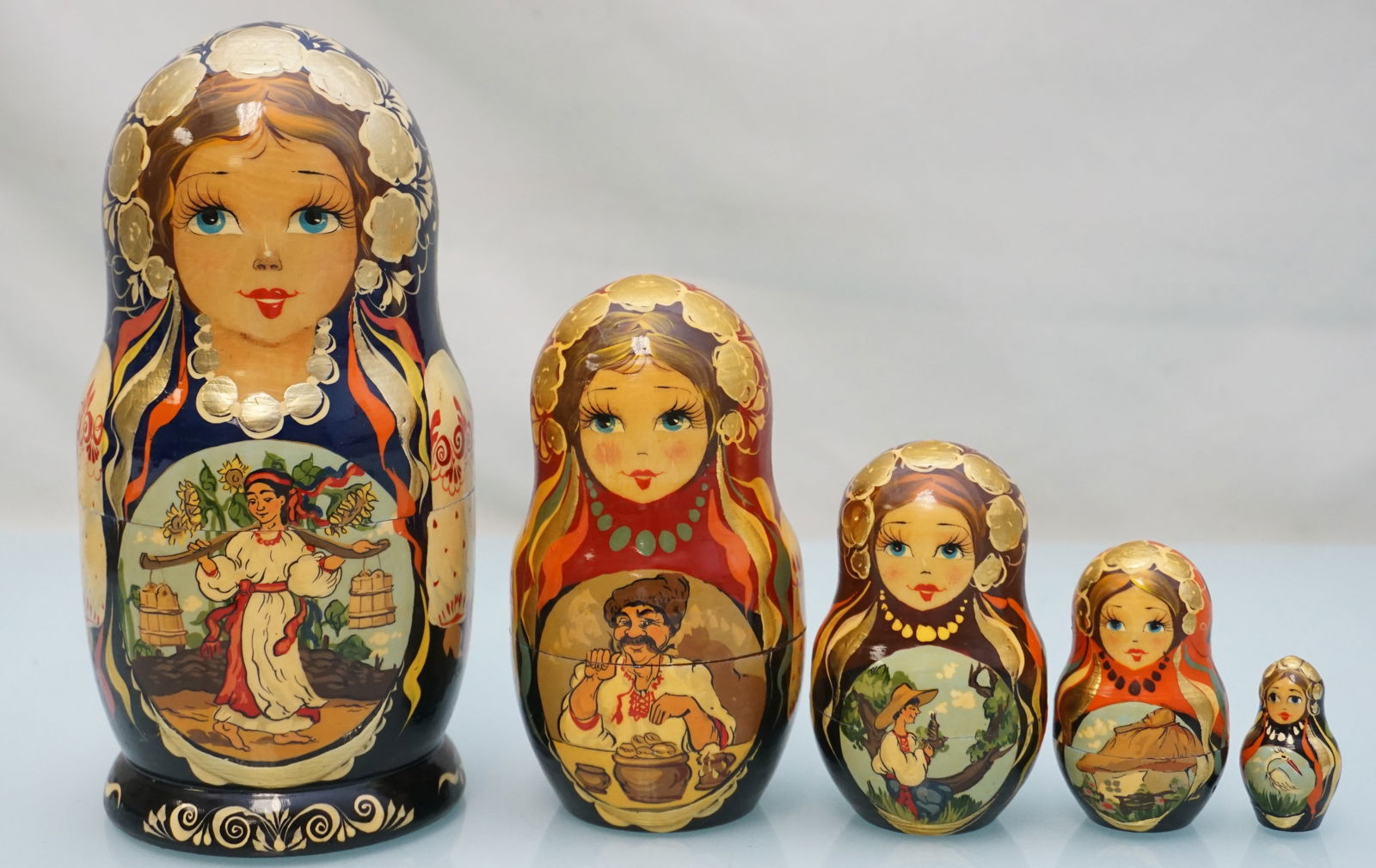 HAND PAINTED RUSSIAN MATRYOSHKA DOLL (1 of 4)