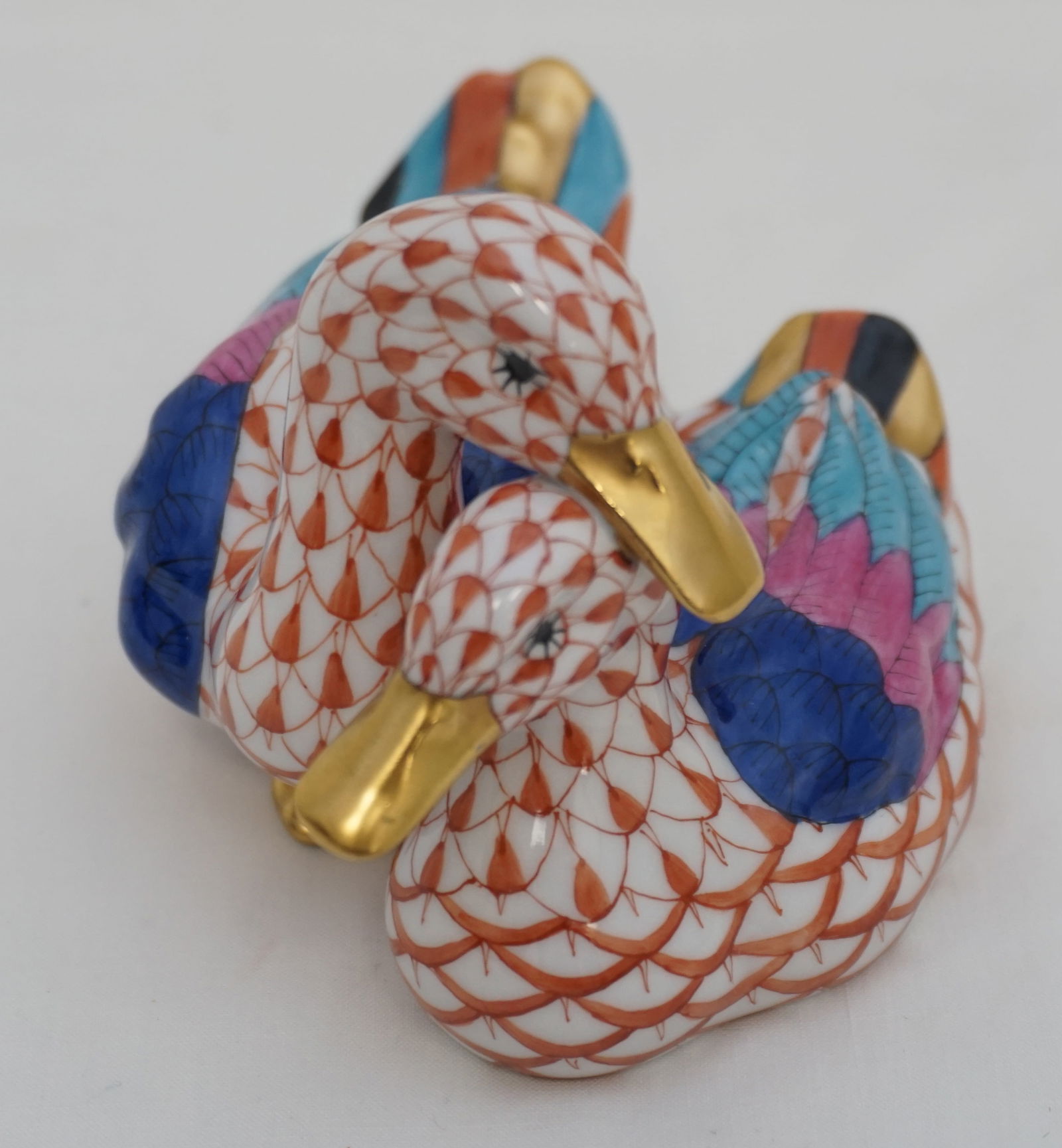 SIGNED HEREND PORCELAIN DUCKS RUST FISHNET PATTERN 5036 (1 of 9)