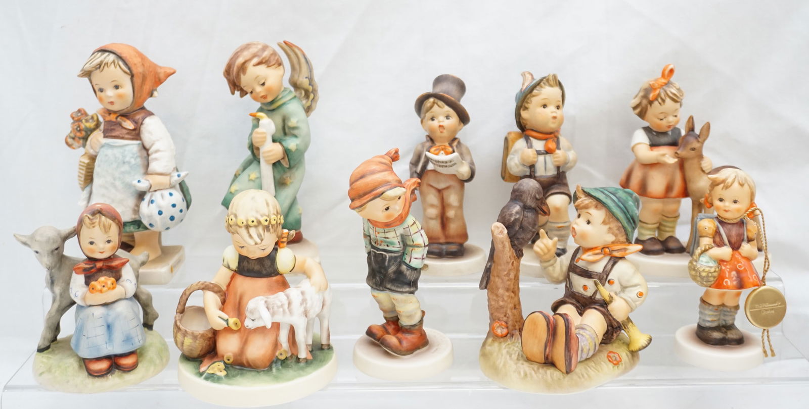 COLLECTION 10 PC VINTAGE HUMMEL FIGURES (1 of 12)