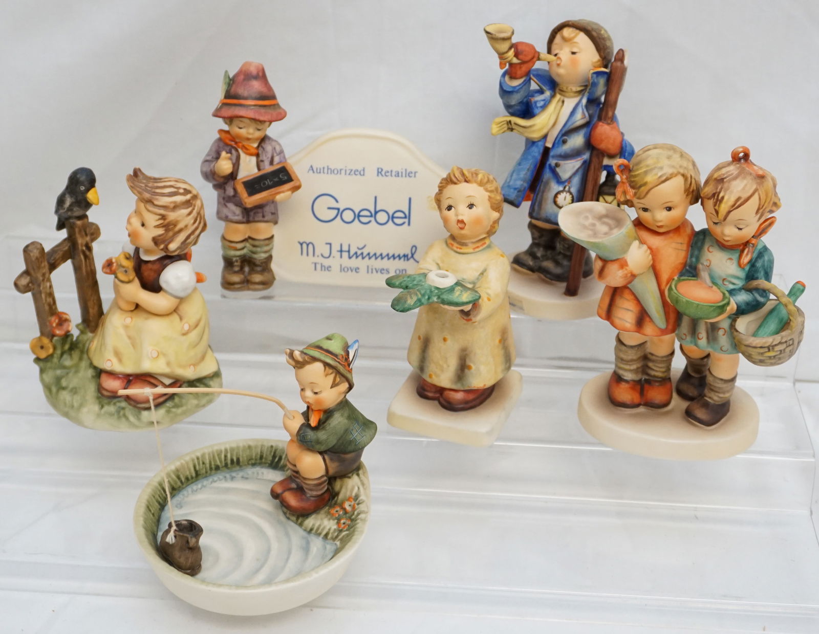 COLLECTION 6PC VINTAGE HUMMEL FIGURES (1 of 9)