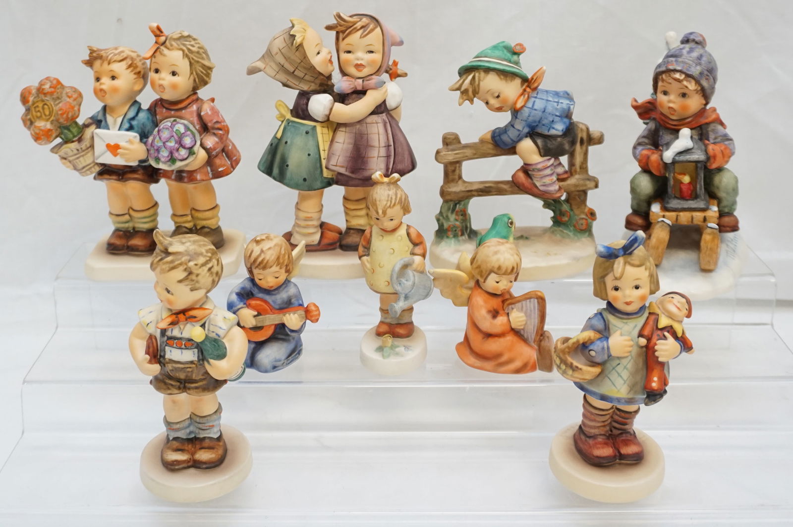 COLLECTION 9PC VINTAGE HUMMEL FIGURES (1 of 9)