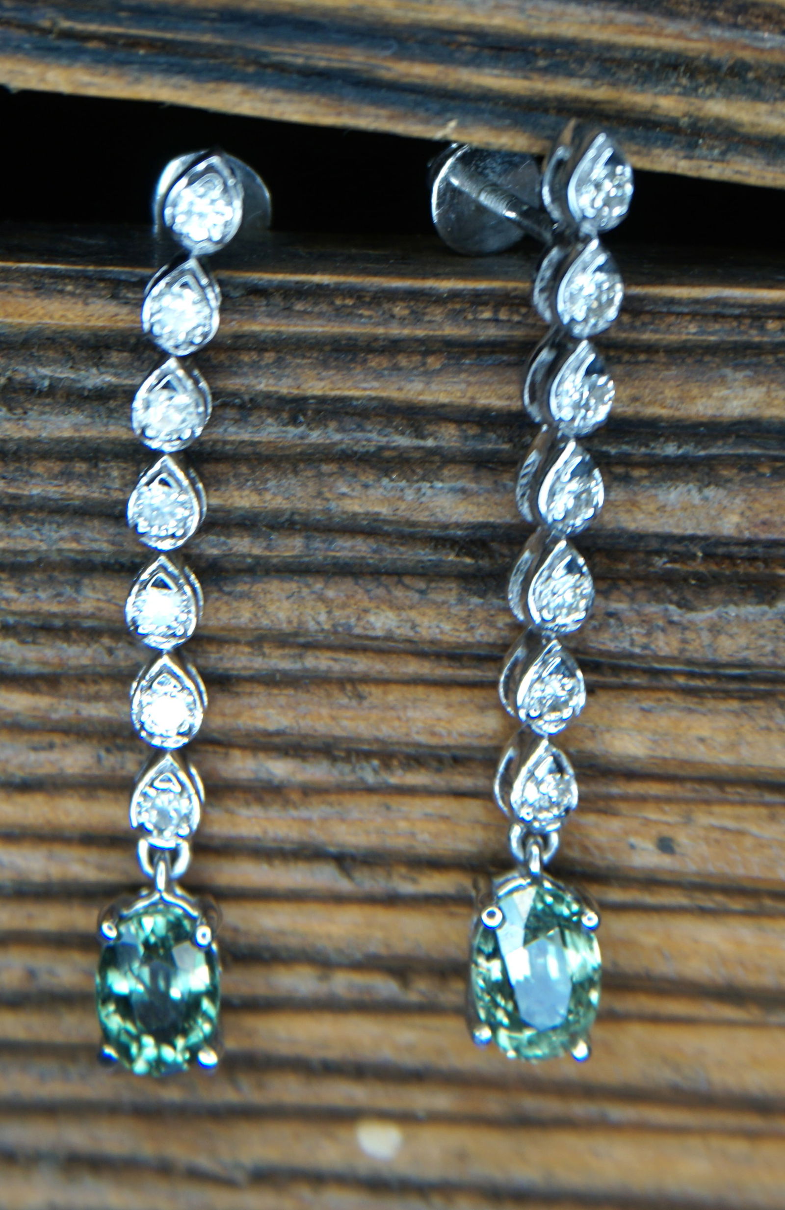 18KT WHITE GOLD GREEN SAPPHIRE & DIAMOND DANGLE EARRINGS (1 of 2)
