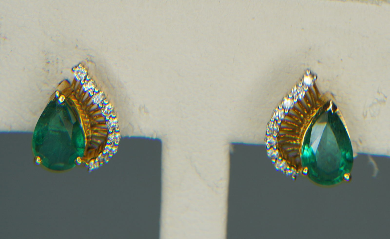 14KT GOLD PEAR EMERALD & DIAMOND EARRINGS (1 of 4)