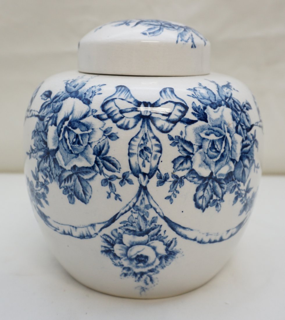 ANTIQUE J KENT FENTON GARLAND BLUE & WHITE GINGER JAR (1 of 8)