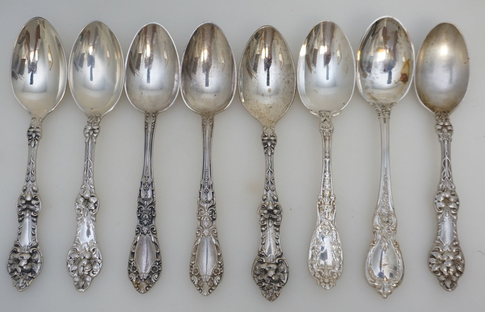 8 AMERICAN STERLING TEASPOONS (1 of 5)