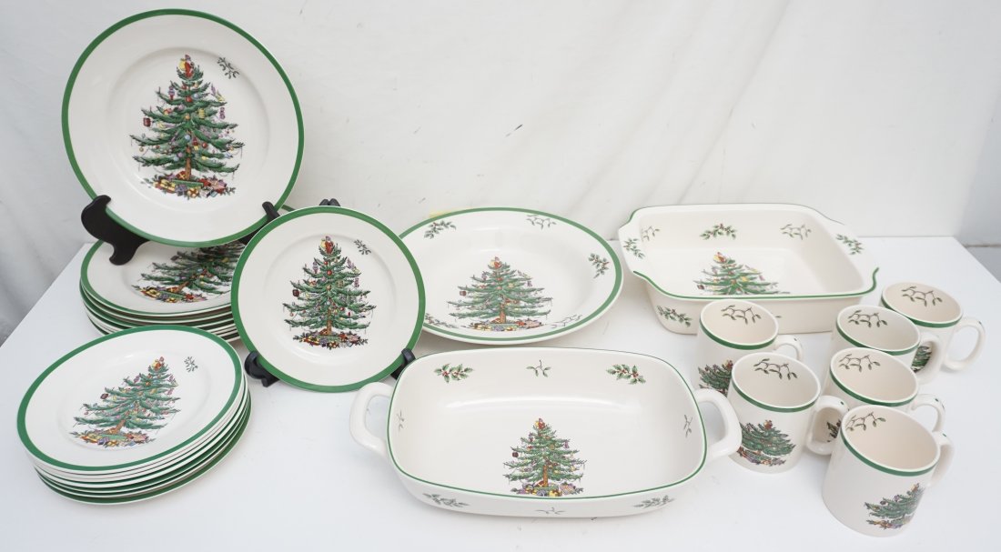 25 PC SPODE CHRISTMAS CHINA (1 of 4)