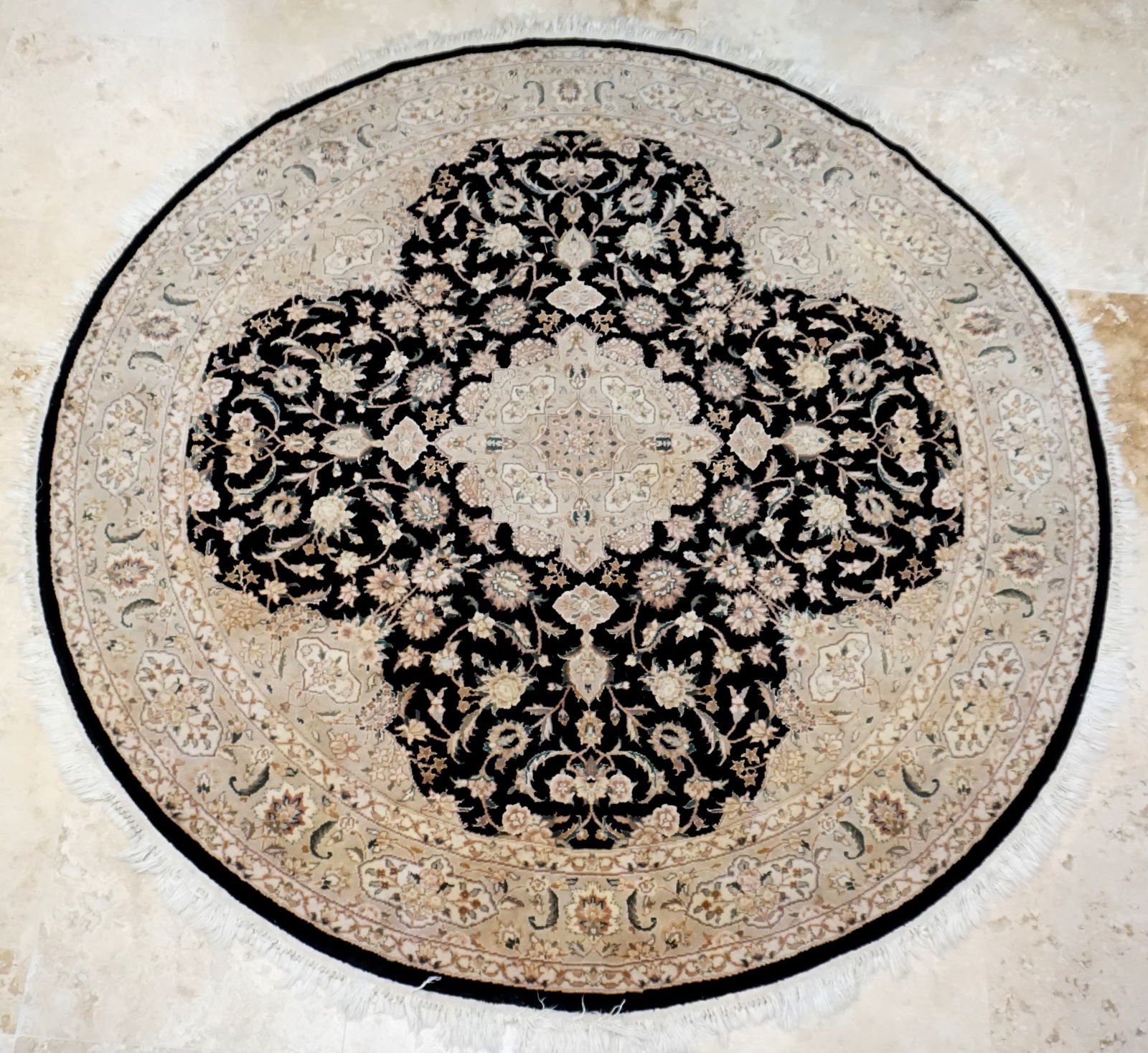 ROUND HAND WOVEN RUG (1 of 5)