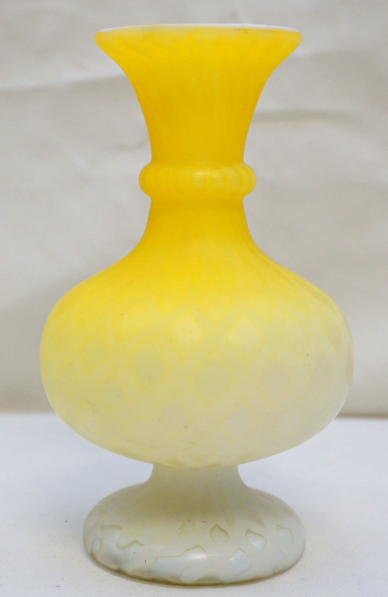 ANTIQUE VICTORIAN YELLOW SATIN QUILTED DIAMOND FOOTED GLASS VASE (1 of 5)