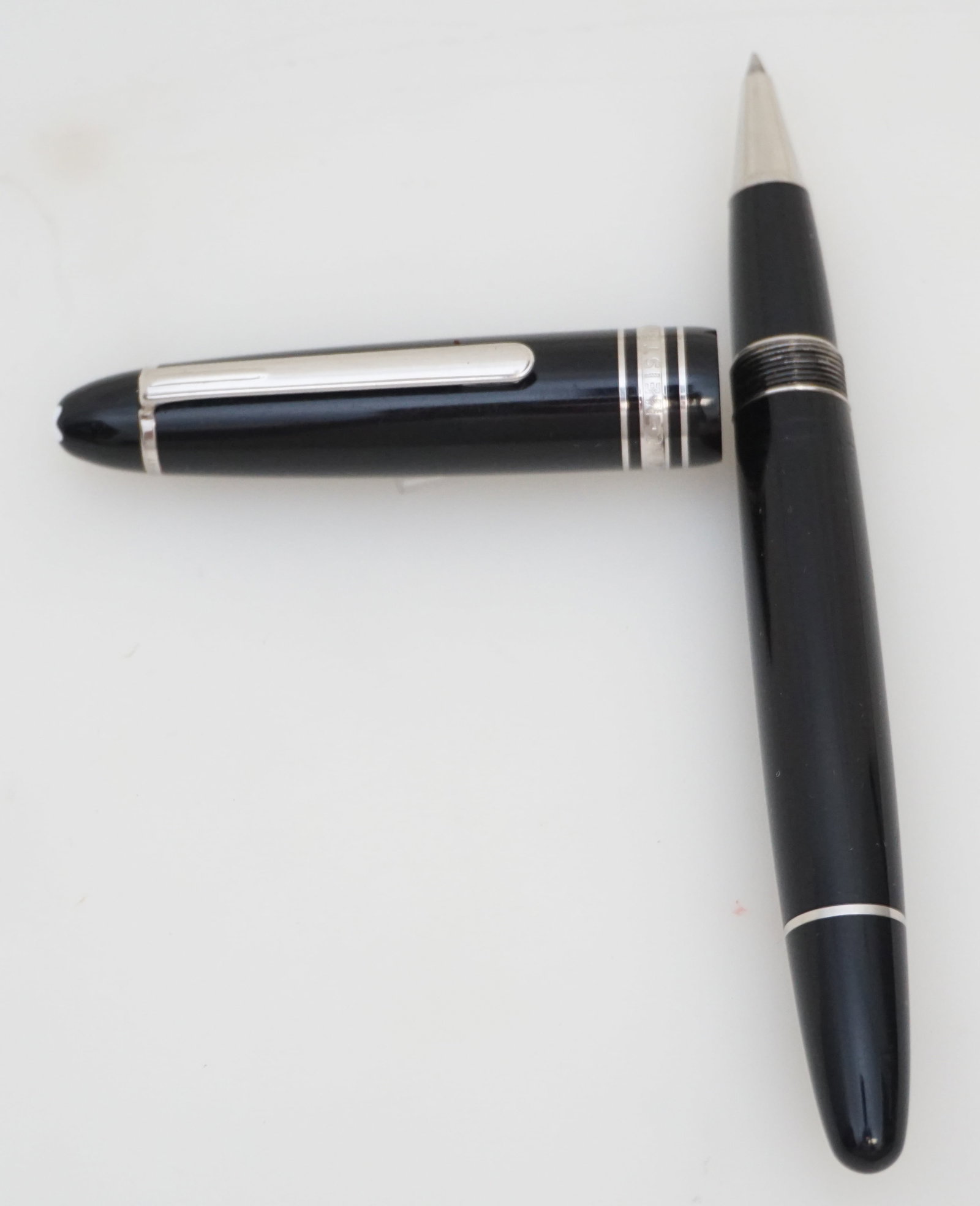 VINTAGE MONTBLANC PIX MEISTERSTUCK PEN: Vintage Monteblanc Meisterstück Pix platinum coated on black rollerball pen. The pen is serial number CF1892966. Cartridge is empty.