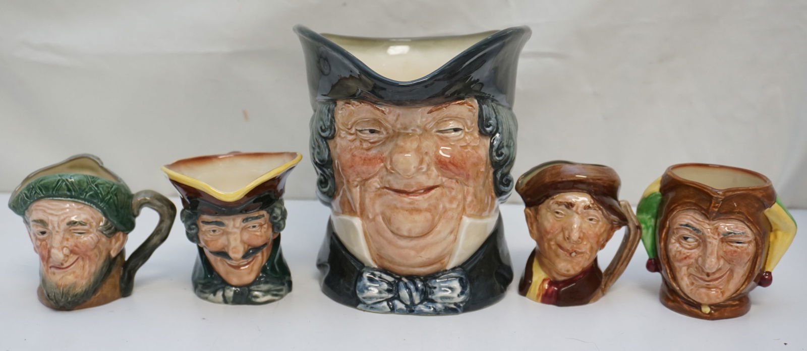 5PC ROYAL DOULTON TOBY JUGS (1 of 7)