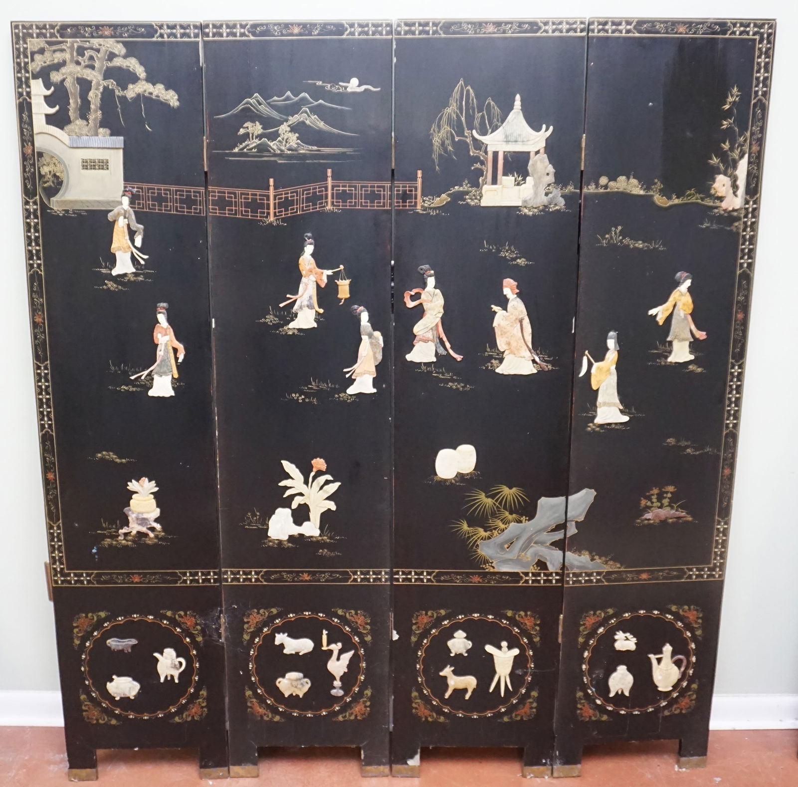 FOUR PANEL ASIAN SCREEN (1 of 9)