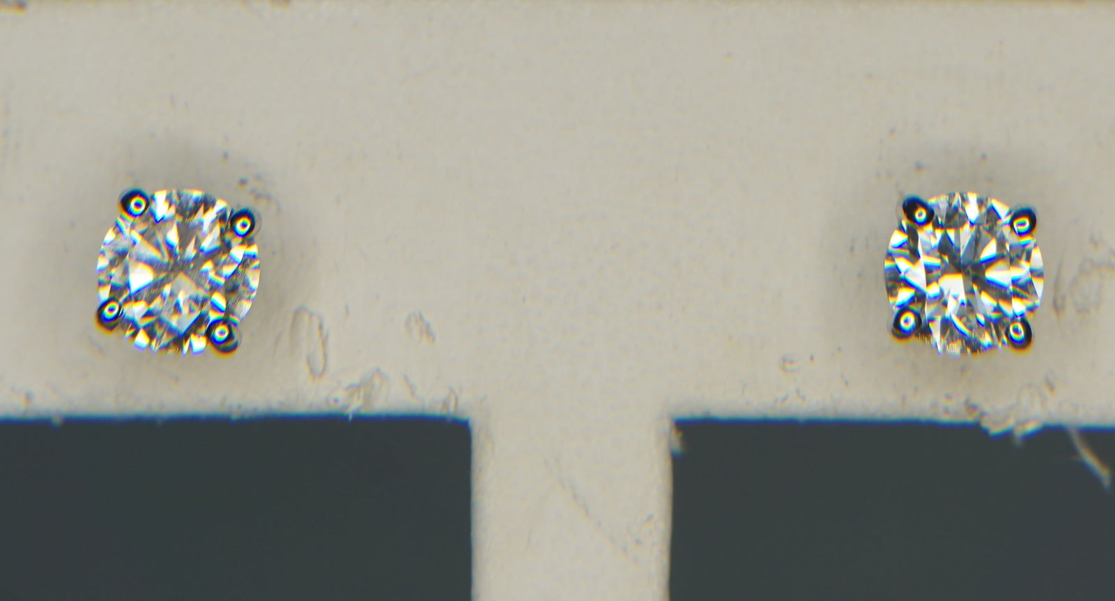 2.02CTS/TW LAB DIAMOND STUD EARRINGS (1 of 3)