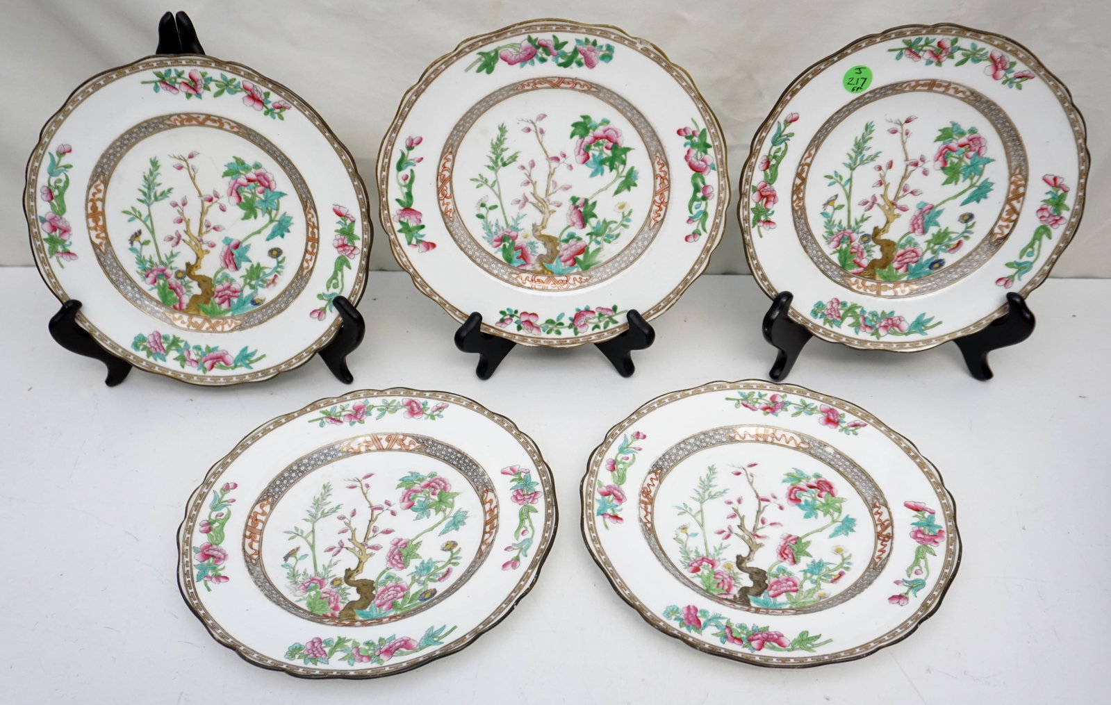 5PC COALPORT INDIAN TREE LUNCHEON PLATES: The 5-piece set of Coalport Indian Tree luncheon plates features a multicolor floral design, a classic and popular pattern from Coalport. Each plate measures 9.10 inches across, offering a generous si