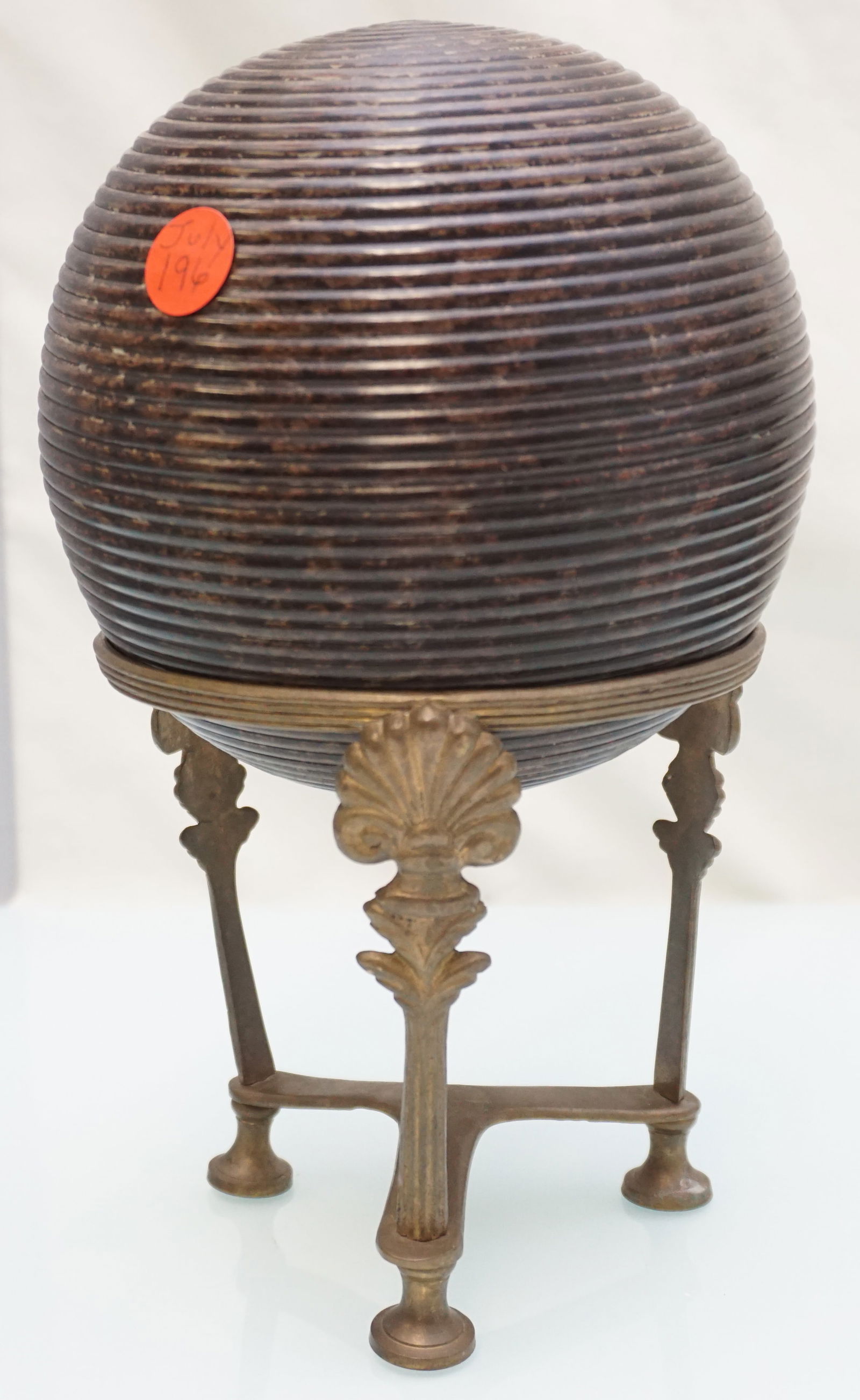 VINTAGE RIBBED ORB ON STAND (1 of 6)