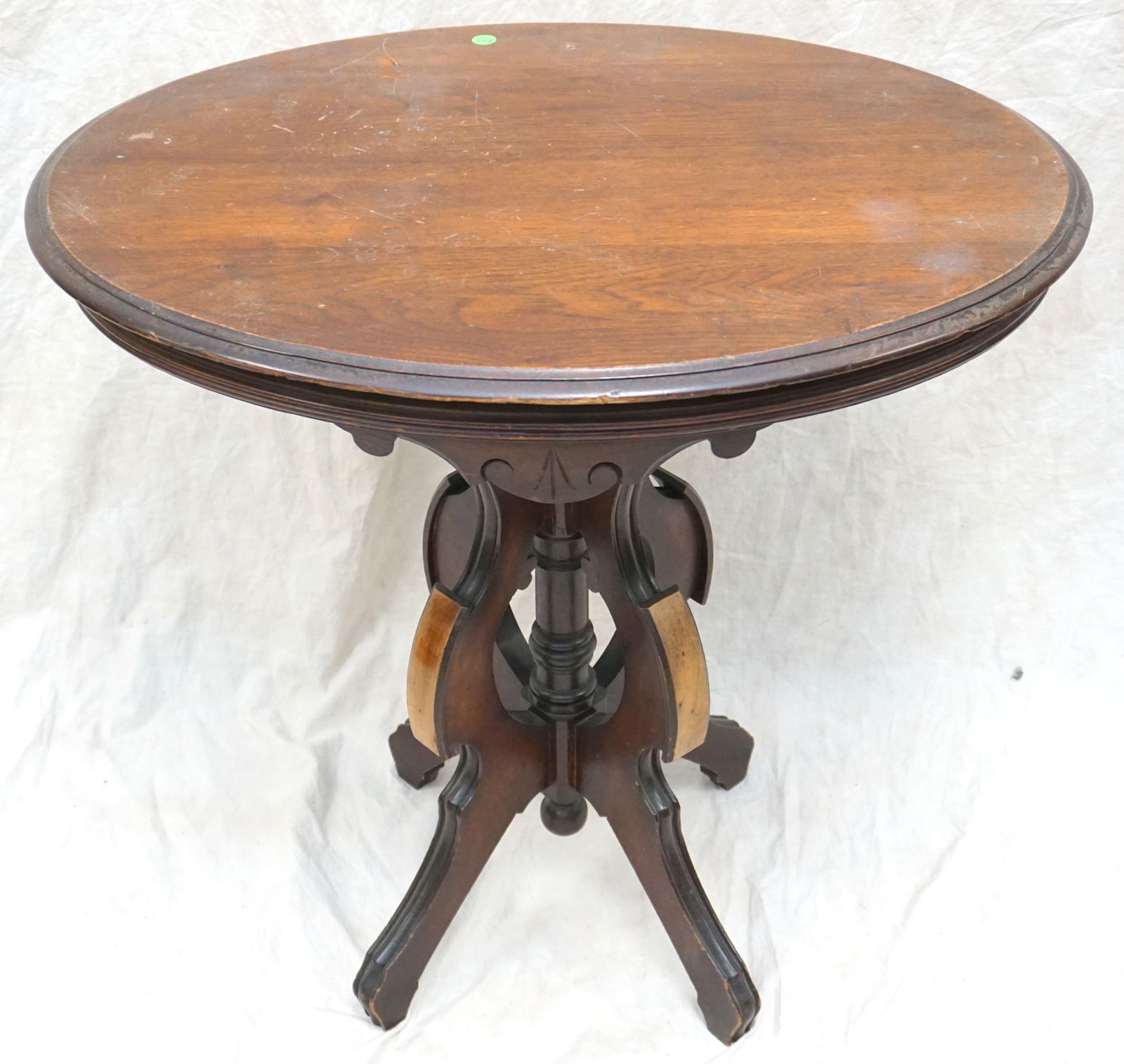 OVAL MAHOGANY VICTORIAN OCCASIONAL TABLE (1 of 6)