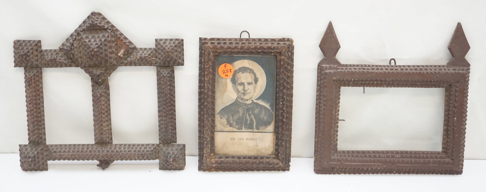 3PC ANTIQUE TRAMP ART FRAMES (1 of 5)