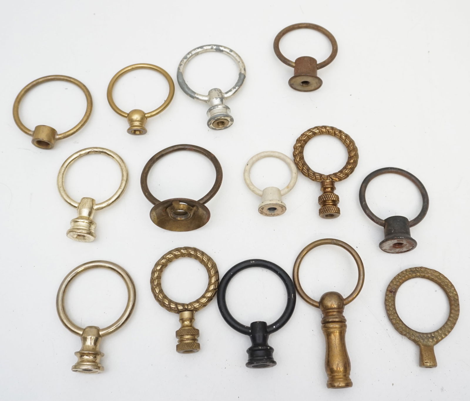 14PC VINTAGE BRASS ROUND FINIALS (1 of 3)