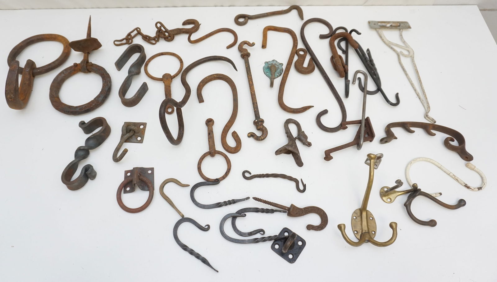 LARGE COLLECTION ANTIQUE HARDWARE & MORE (1 of 5)