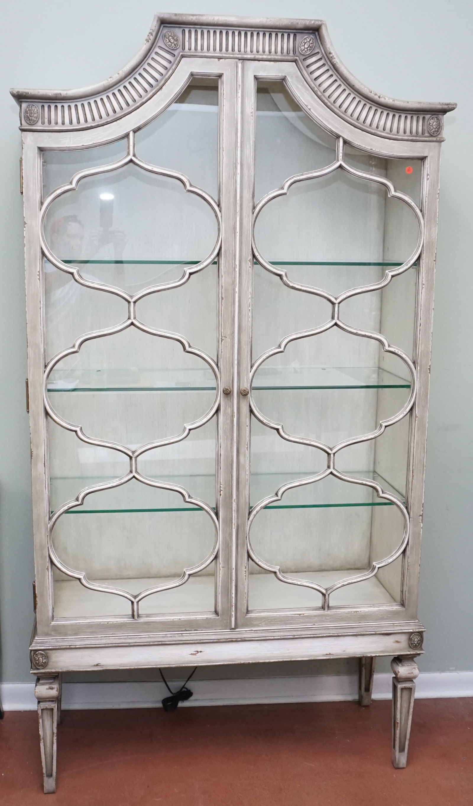 LARGE VINTAGE-STYLE SILVER DISPLAY CABINET (1 of 5)