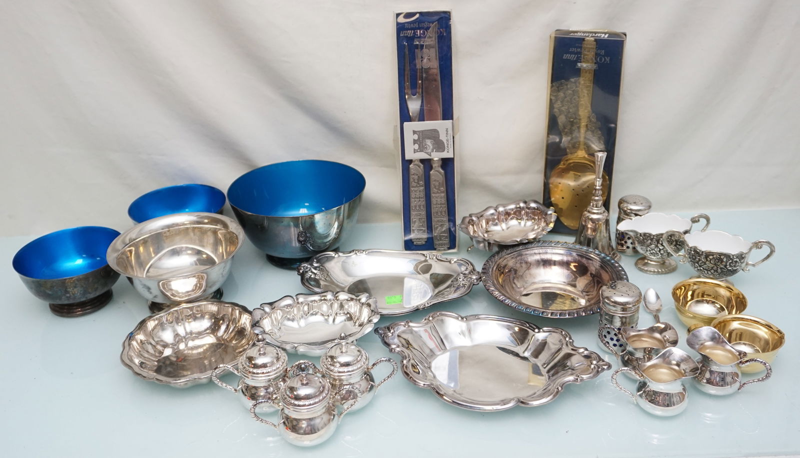 LARGE LOT SILVER PLATE (1 of 6)
