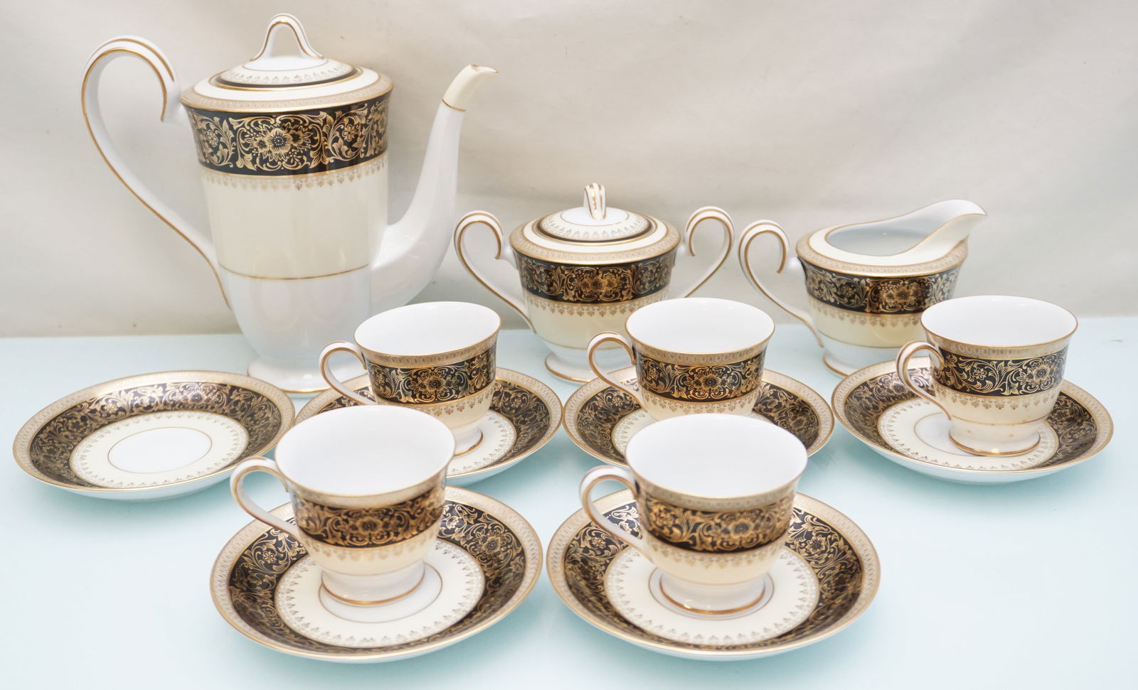 SELECTION OF NORITAKE CHINA (1 of 5)