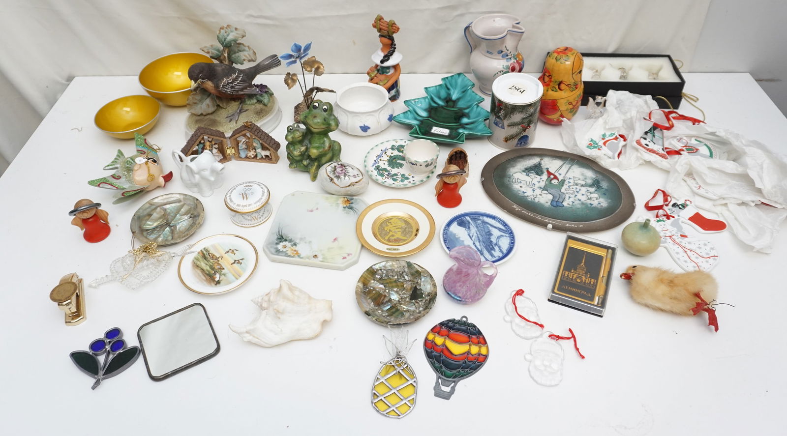 LARGE DEALER LOT OF TRINKETS (1 of 5)