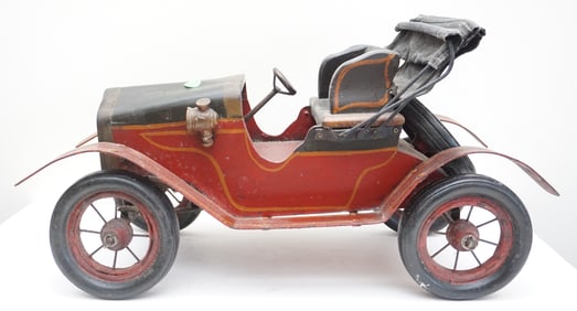 ANTIQUE TOY CAR