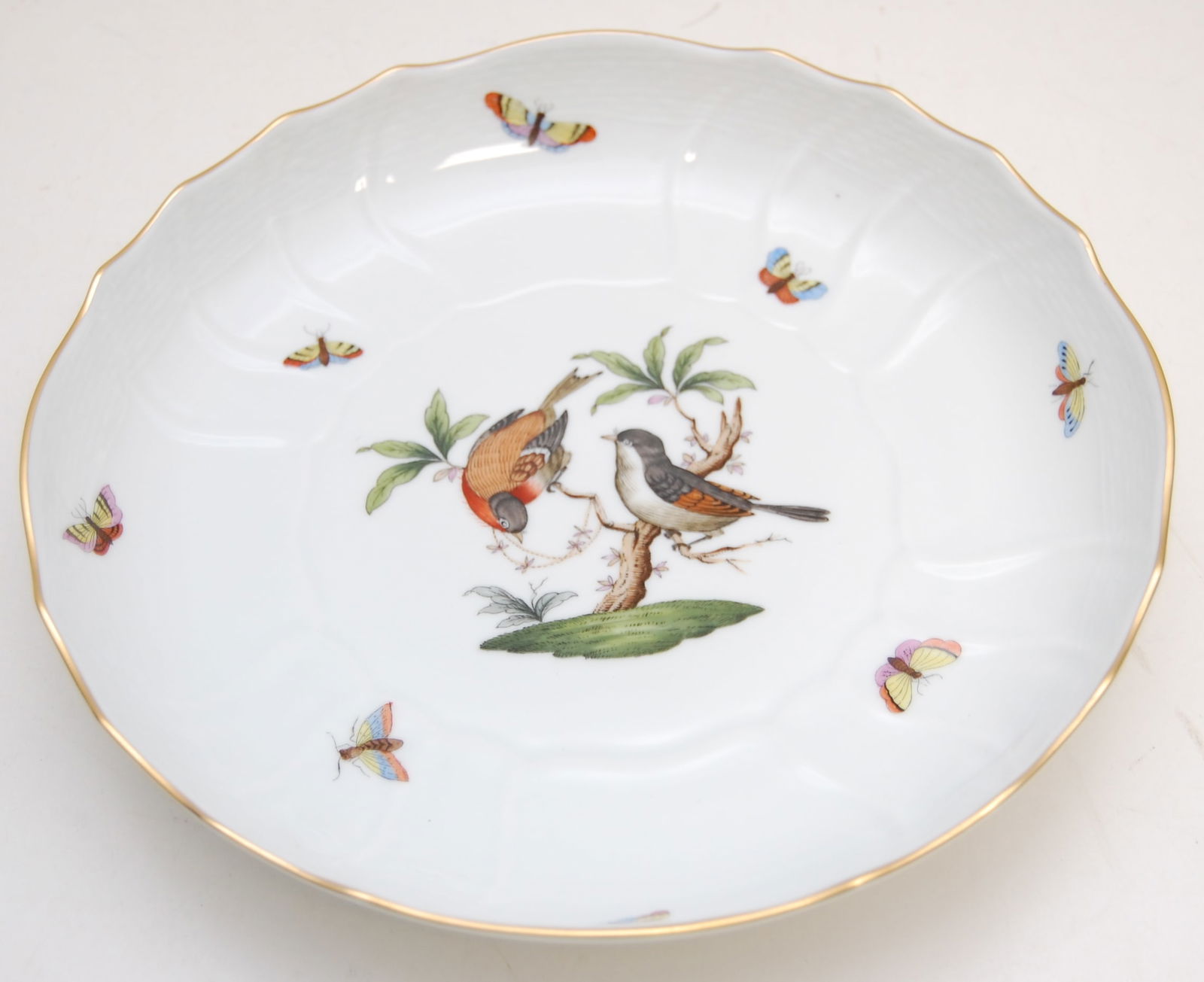 ROUND HEREND ROTHSCHILD BIRD LARGE SERVING PLATE (1 of 4)