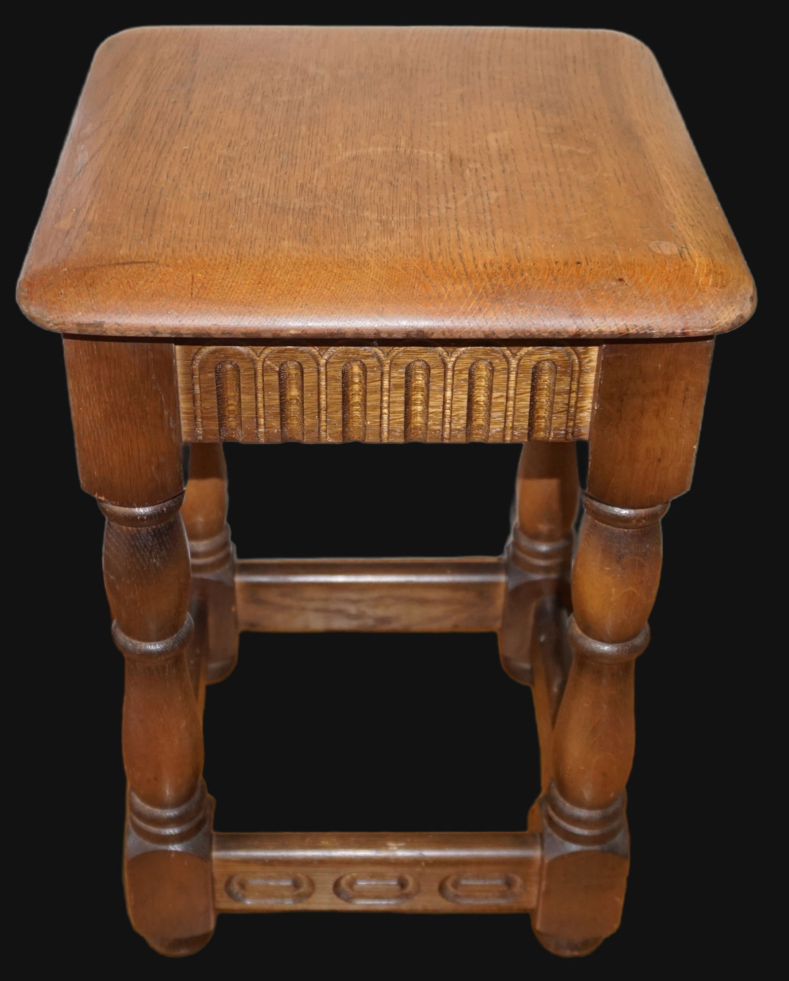 SMALL SQUARE STOOL (1 of 3)