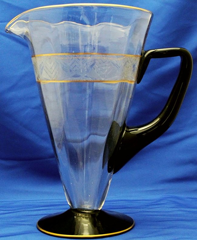 TRUE ART DECO CENTRAL GLASS PITCHER: We are pleased to present this excellent Depression era blown glass Art Deco pitcher, featuring a spectacular up & down chevron Deco etch. The black applied base & handle are often considered the prov