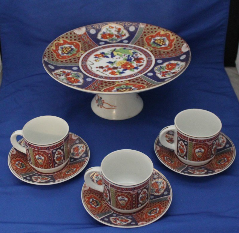 7 pc IMARI PORCELAIN CAKE STAND (1 of 6)