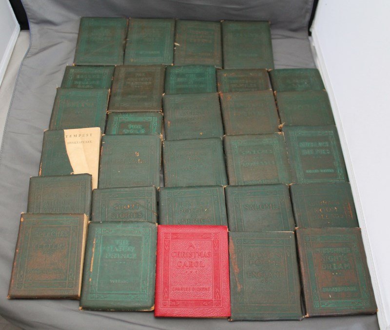 1920s LITTLE LEATHER LIBRARY 29 BOOKS (1 of 10)