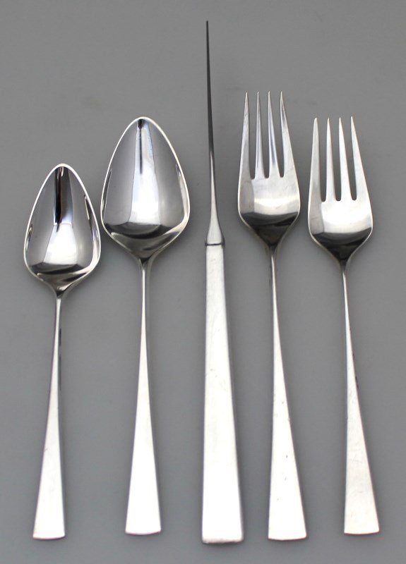 5 PC STERLING JOHN AXEL PRIP PLACE SETTING REED &: True, classic mid century modern sterling silver 5 piece place setting. Reed & Barton 1961 Dimension designed by John Axel Prip. The setting includes a 7 1/2" Dinner Fork, a 7" Individual Salad Fork, 