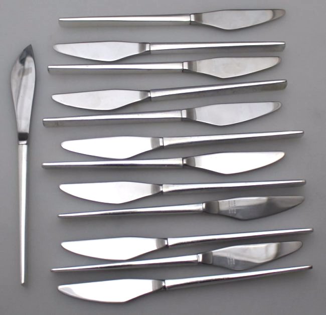 12 + 1 STERLING JOHN AXEL PRIP BUTTER SPREADERS REED &: True, classic mid century modern sterling silver 12 7 3/8" Butter Spreaders and 1 7 3/4" Master Butte knife. Reed & Barton 1961 Dimension designed by John Axel Prip. Stainless blades, sterling handles