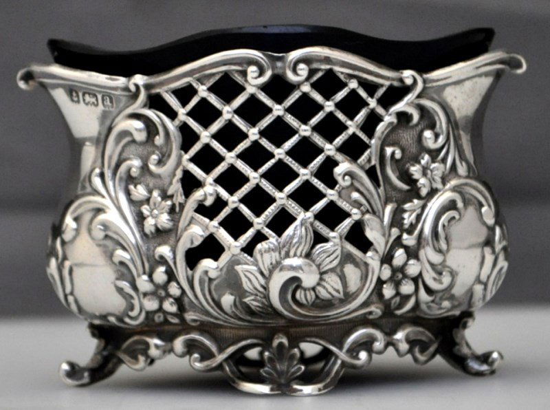 ANTIQUE ENGLISH STERLING COBALT MASTER SALT CELLAR (1 of 8)