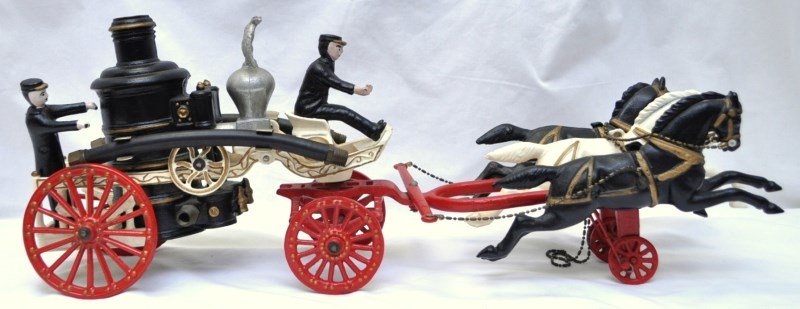 CAST IRON HORSE-DRAWN FIRE PUMPER (1 of 10)