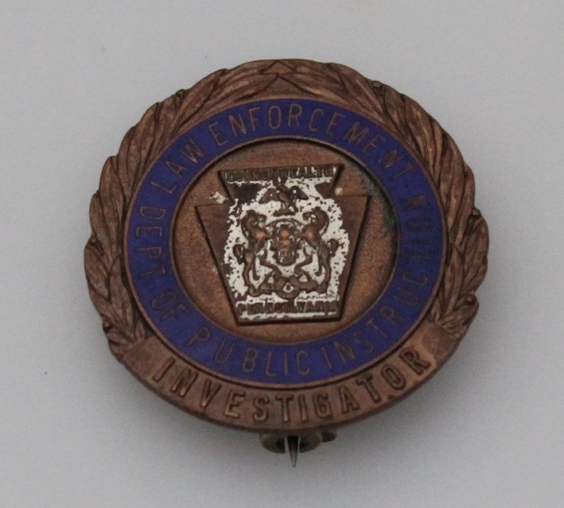 VINTAGE BRONZE LAW ENFORMENT BADGE (1 of 5)