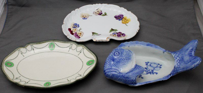 3 pc ANTIQUE PORCELAIN VANITY & DECORATIVE DISHES (1 of 7)