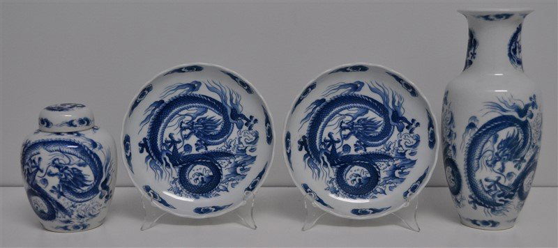 4 pc BLUE & WHITE JAPANESE DRAGON PORCELAIN (1 of 9)
