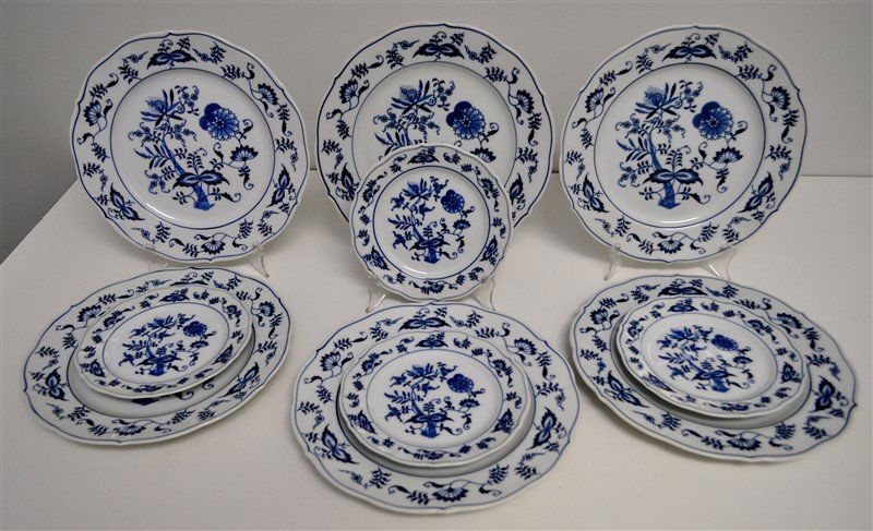 BLUE DANUBE PORCELAIN DINNER SERVICE 10 Pc (1 of 5)
